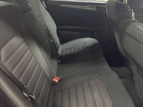 Used 2020 Ford Fusion SE image 15