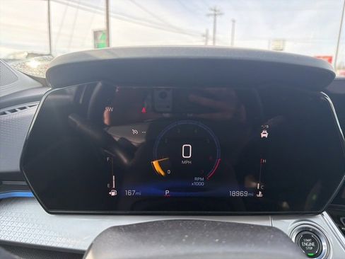 Used 2025 Chevrolet Trax LT w/ LT Convenience Package image 15