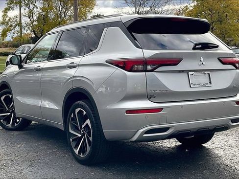 Used 2022 Mitsubishi Outlander SEL image 12