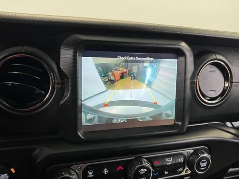 Used 2022 Jeep Wrangler Unlimited Sahara image 43