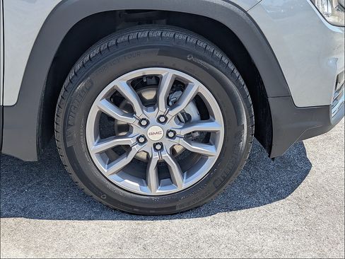 Used 2024 GMC Terrain SLT AWD/4WD image 12