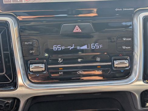 Certified 2021 Kia Sorento SX image 22