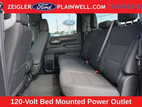 Used 2024 Chevrolet Silverado 1500 LT AWD/4WD image 10