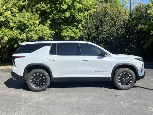 New 2026 Chevrolet Traverse Z71 w/ Enhanced Driving Package AWD/4WD image 10