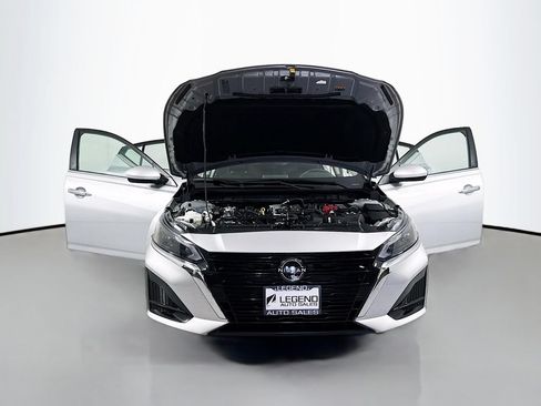 Used 2023 Nissan Altima 2.5 SV FWD image 16