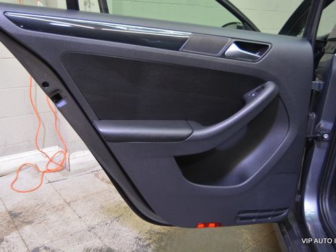 Used 2015 Volkswagen Jetta SE FWD image 13