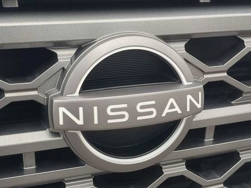 Used 2024 Nissan Frontier SV RWD image 13