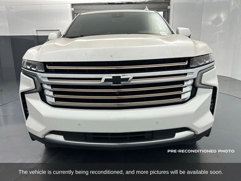 Used 2023 Chevrolet Suburban High Country image 9
