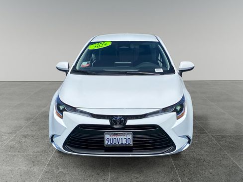 Used 2025 Toyota Corolla LE FWD image 8