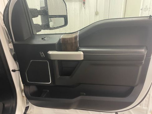 Used 2020 Ford F150 Lariat image 31