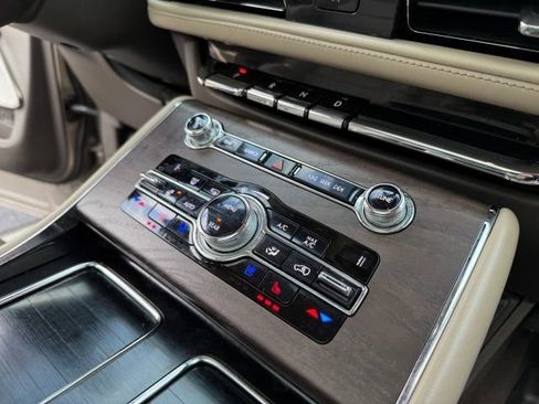 Used 2020 Lincoln Aviator Reserve w/ Equipment Group 202A image 31