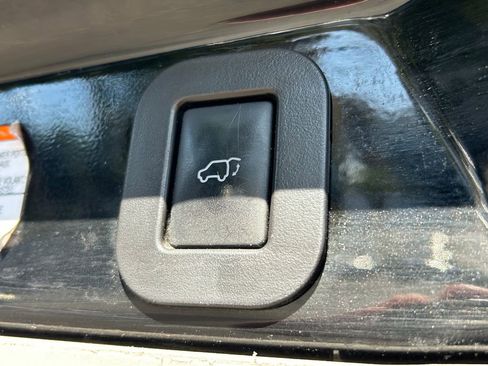 Used 2017 Toyota Sienna XLE image 20