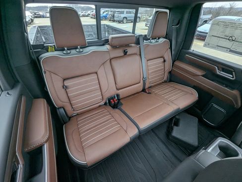 New 2026 GMC Sierra 3500 Denali Ultimate image 18