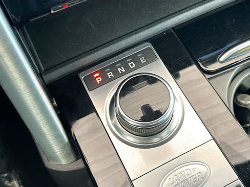 Used 2019 Land Rover Discovery HSE AWD/4WD image 17