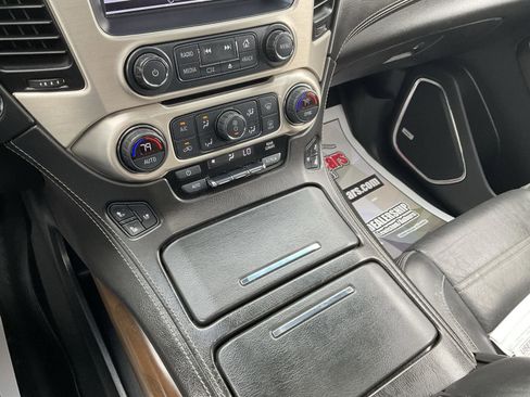 Used 2019 GMC Yukon Denali w/ Denali Ultimate Black Edition AWD/4WD image 23