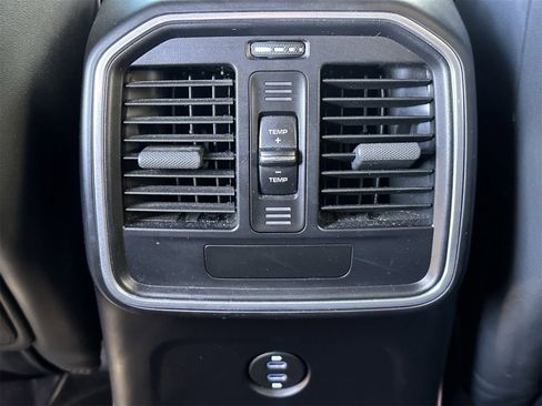 Used 2021 Porsche Macan S image 17