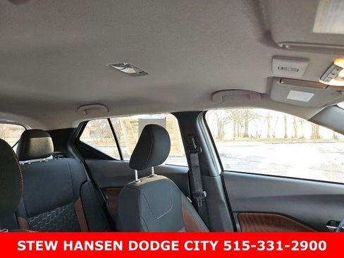 Used 2024 Nissan Kicks SR image 13