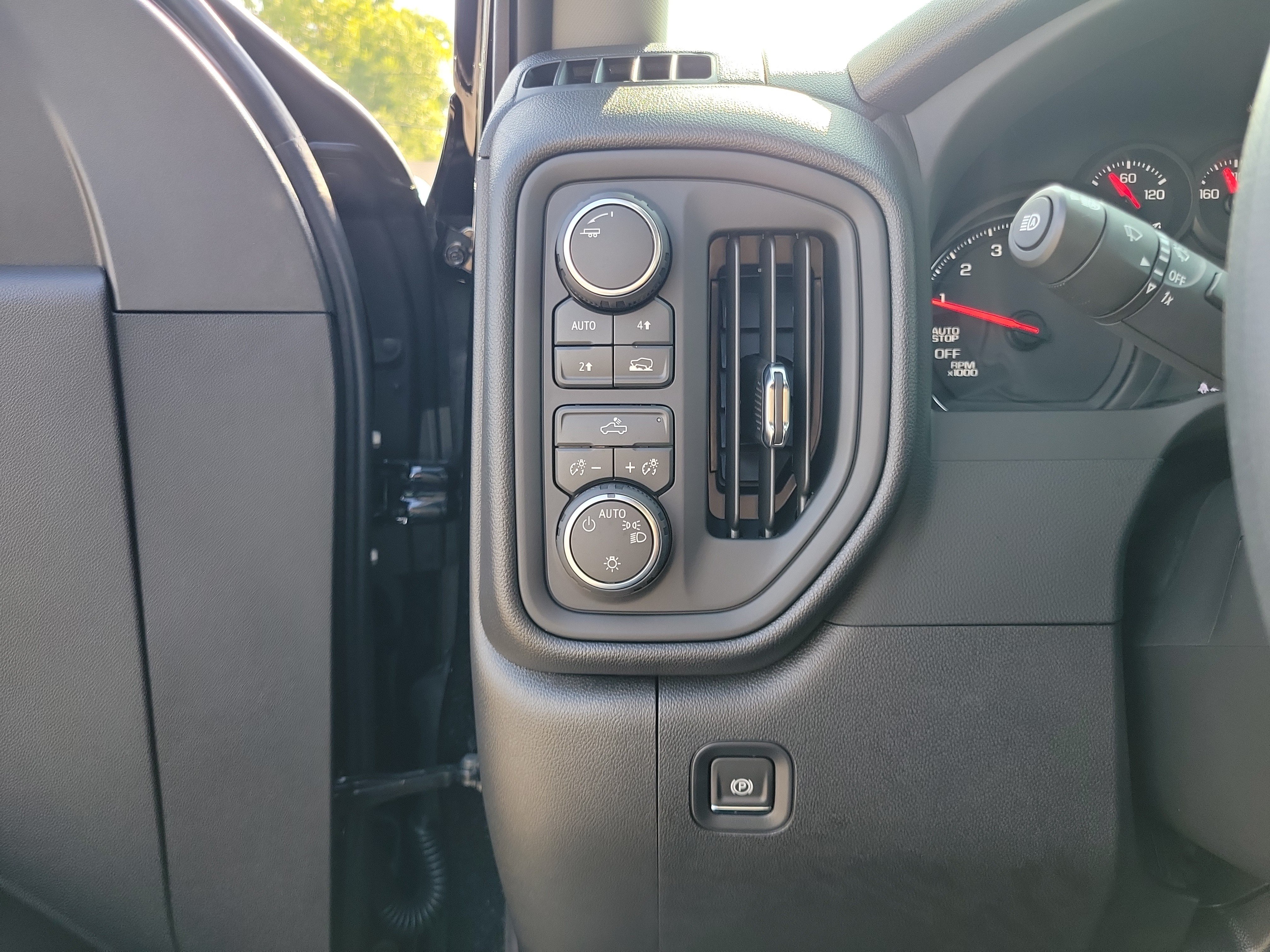 Used 2026 Chevrolet Silverado 1500 Custom AWD/4WD image 20