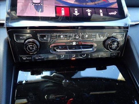 New 2025 Jeep Grand Cherokee L Limited w/ Luxury Tech Group II image 24