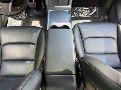 Used 2022 Tesla Model Y Long Range AWD/4WD image 43