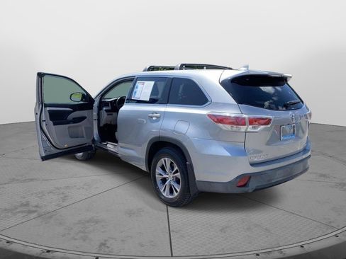 Used 2015 Toyota Highlander Plus AWD/4WD image 10