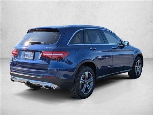 Used 2019 Mercedes-Benz GLC 350e 4MATIC image 5