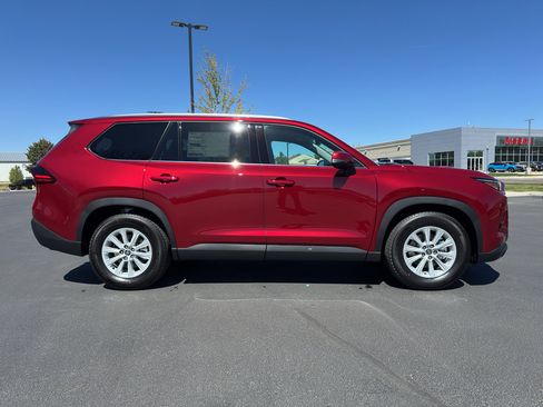 New 2026 Toyota Grand Highlander AWD Hybrid image 2