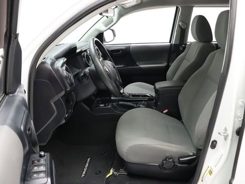 Certified 2018 Toyota Tacoma SR image 14