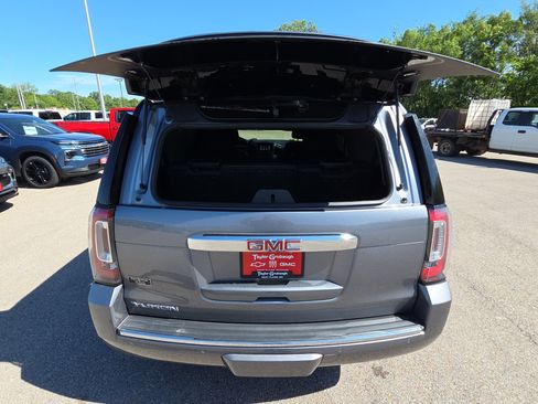 Used 2020 GMC Yukon Denali w/ Denali Premium Package AWD/4WD image 37