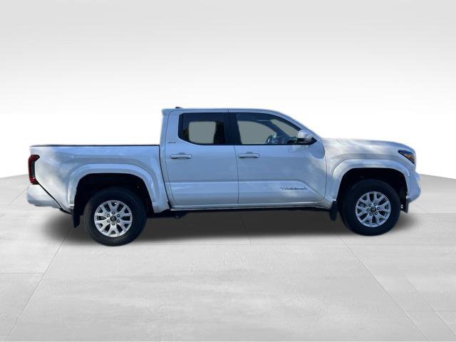 Used 2026 Toyota Tacoma SR5 AWD/4WD image 6