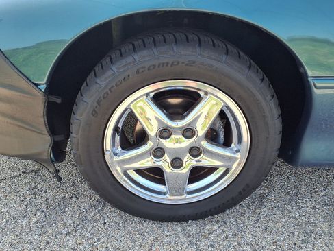 Used 1997 Chevrolet Camaro Z28 RWD image 5