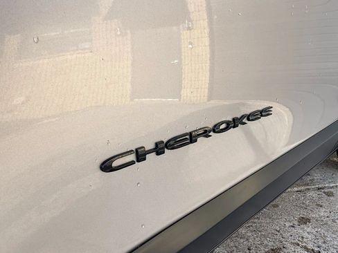Used 2020 Jeep Cherokee Limited AWD/4WD image 24