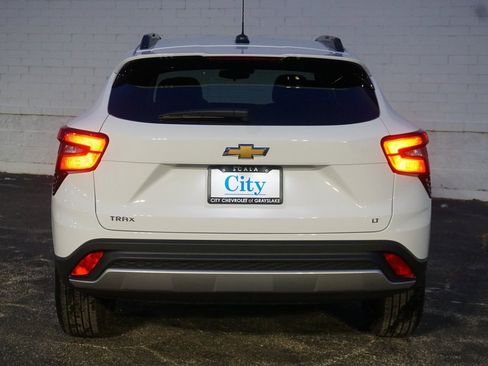 New 2026 Chevrolet Trax LT image 6