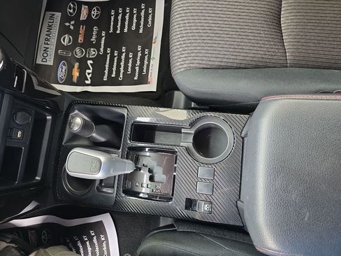 Used 2023 Toyota 4Runner TRD Off-Road AWD/4WD image 21