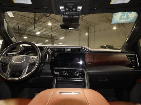 Used 2025 GMC Sierra 3500 Denali Ultimate AWD/4WD image 30