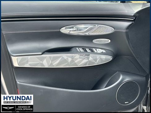 Used 2022 Genesis GV70 3.5T Sport w/ Sport Advanced Package AWD/4WD image 18