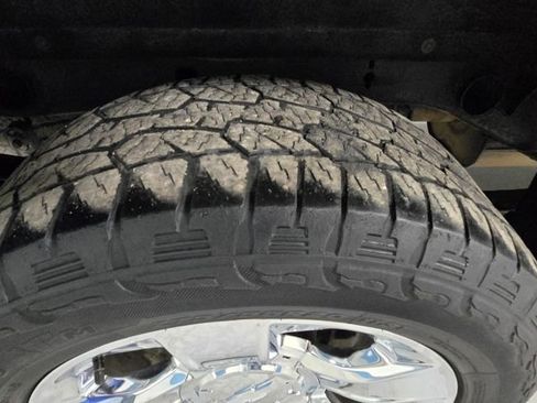 Used 2017 Chevrolet Silverado 1500 High Country image 49