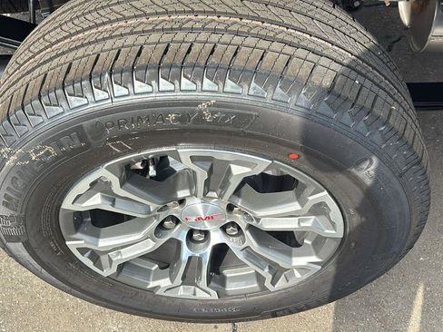 New 2026 GMC Sierra 1500 SLE image 11