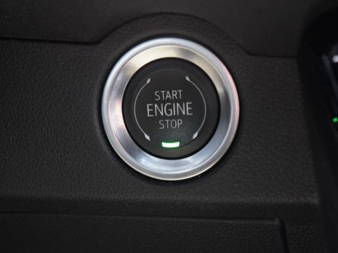 Used 2024 Chevrolet Traverse LT w/ Trailering Package FWD image 27