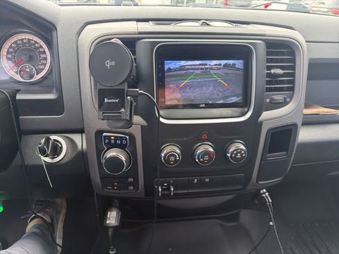 Used 2017 RAM 1500 Express AWD/4WD image 11