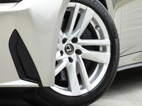 Used 2022 Lexus IS 300 RWD image 6