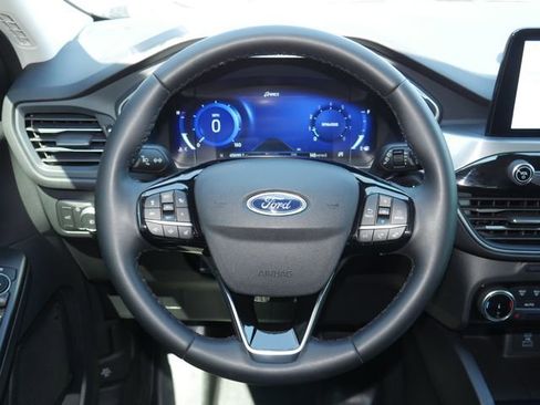 Used 2022 Ford Escape Titanium AWD/4WD image 17