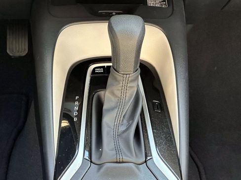 Used 2025 Toyota Corolla LE image 20