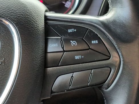 Used 2018 Dodge Challenger SXT RWD image 22
