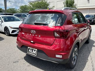 New 2025 Hyundai Venue Limited video 4