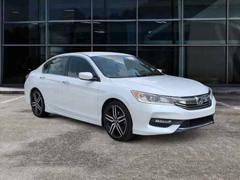 Used 2016 Honda Accord Sport image 2