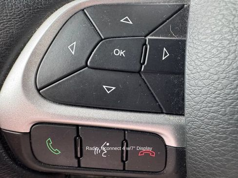 Used 2019 Jeep Renegade Latitude w/ Cold Weather Group AWD/4WD image 19