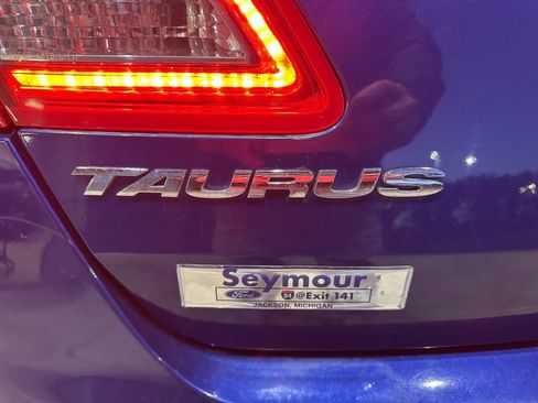 Used 2014 Ford Taurus SEL image 14