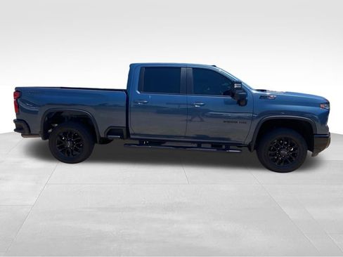Used 2025 Chevrolet Silverado 2500 LT w/ Trail Boss Package AWD/4WD image 10