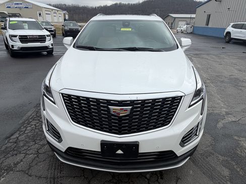 Used 2023 Cadillac XT5 Premium Luxury image 2